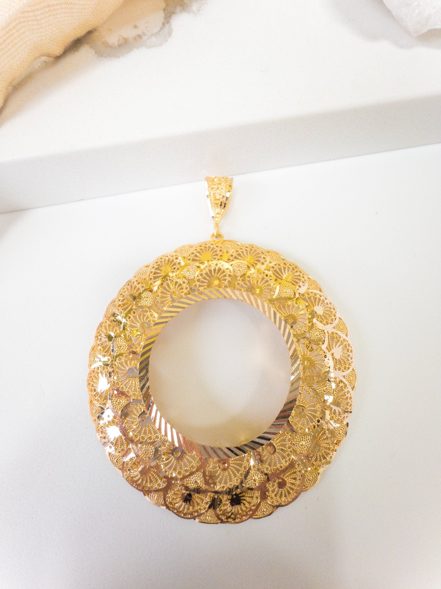 21k Mkhammas Frame Pendants - Cleopatra Jewelers