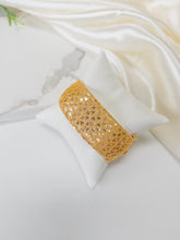 21k Gold Bangle - Cleopatra Jewelers
