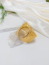 21k Gold Bangle - Cleopatra Jewelers