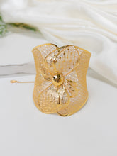 21k Gold Bangle - Cleopatra Jewelers