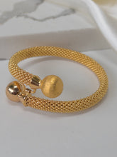 21k Gold Bangle - Cleopatra Jewelers