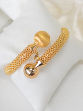 21k Gold Bangle - Cleopatra Jewelers